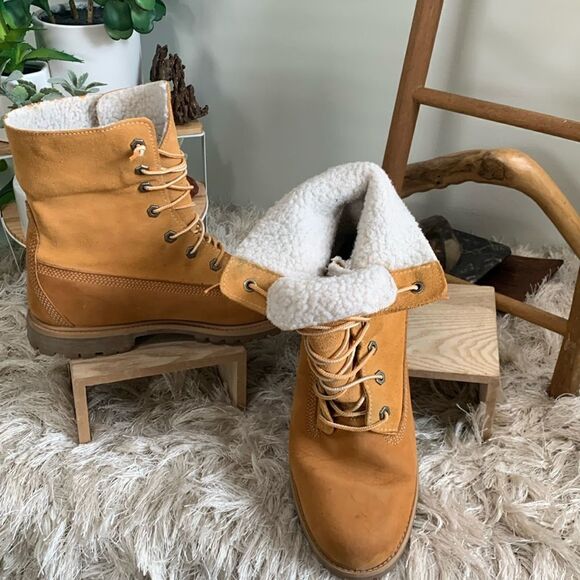 Timberland Teddy Waterproof Fold Down
Fleece Lined Wheat Color Boot Size 9.5 M - Picture 1 of 17
